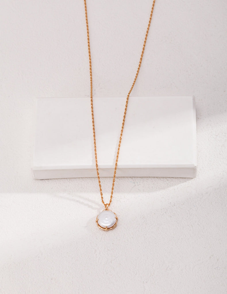 Button Pearl Pendant Necklace