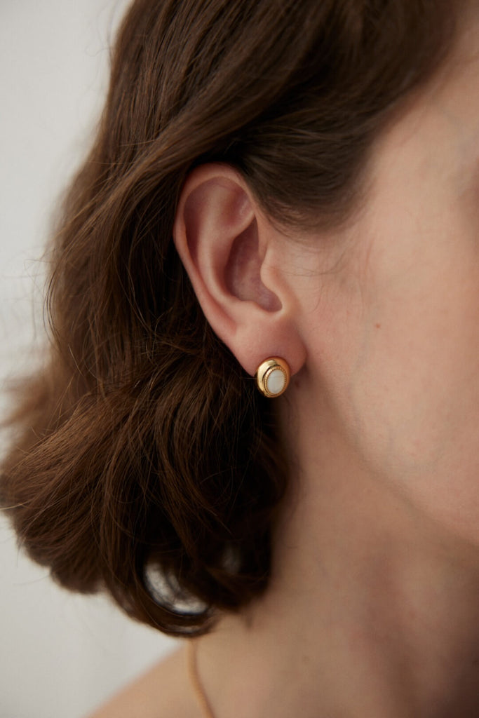 RETRO MOTHER-OF-PEARL EARRINGS